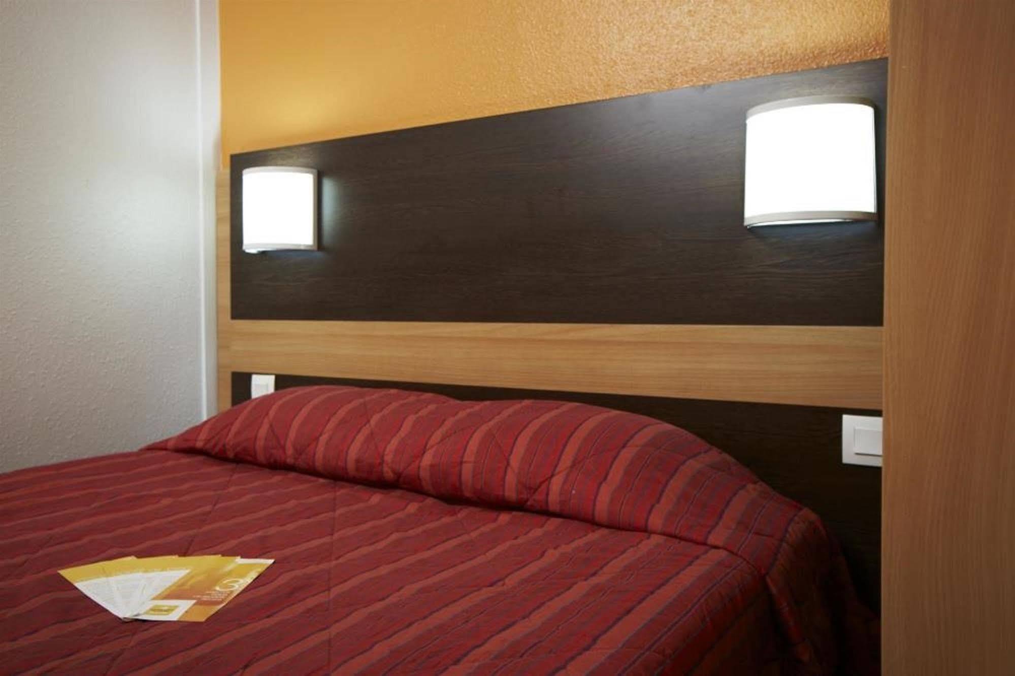 Premiere Classe Saint Christophe Hotel *